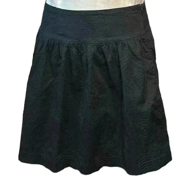 Gap Pleated Black Skirt with Pockets Embroidered detail Size 6 - Picture 4 of 5